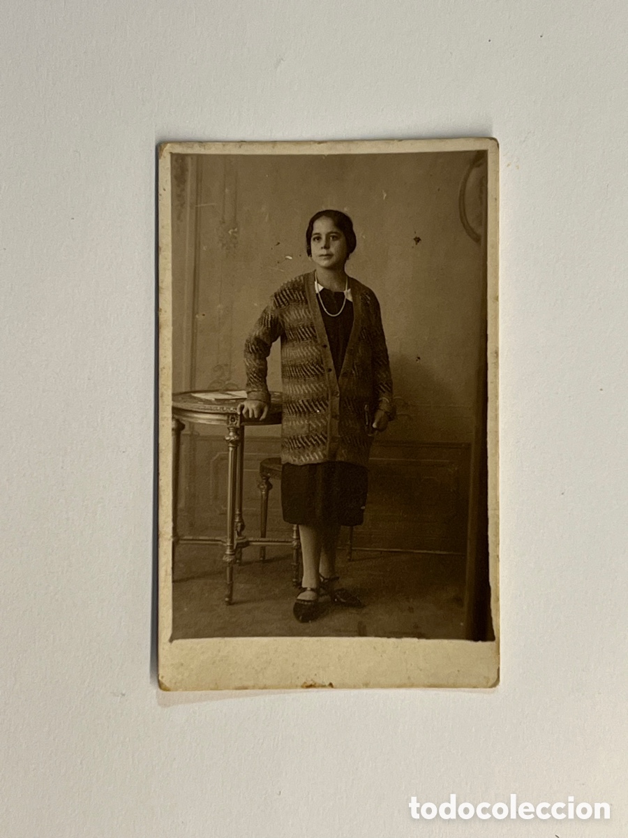 Alte Fotografie: MINUTEROS, fot&oacute;grafos de calle.. El servicio de la casa&hellip; la Sra. Carmen (h.1920?)