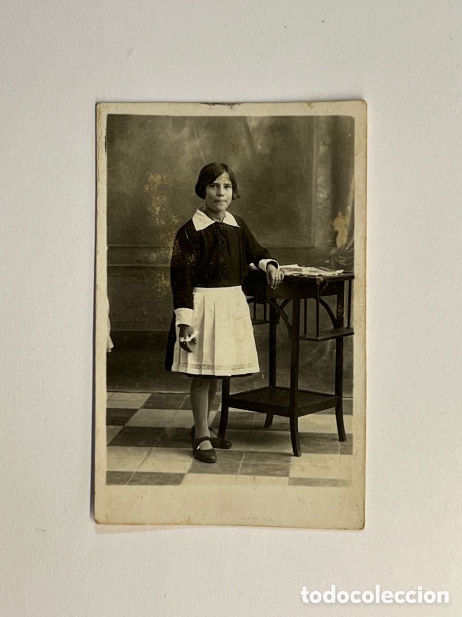 Alte Fotografie: MINUTEROS, fot&oacute;grafos de calle.. El servicio de la casa&hellip; la Sra. Carmen (a.1928)