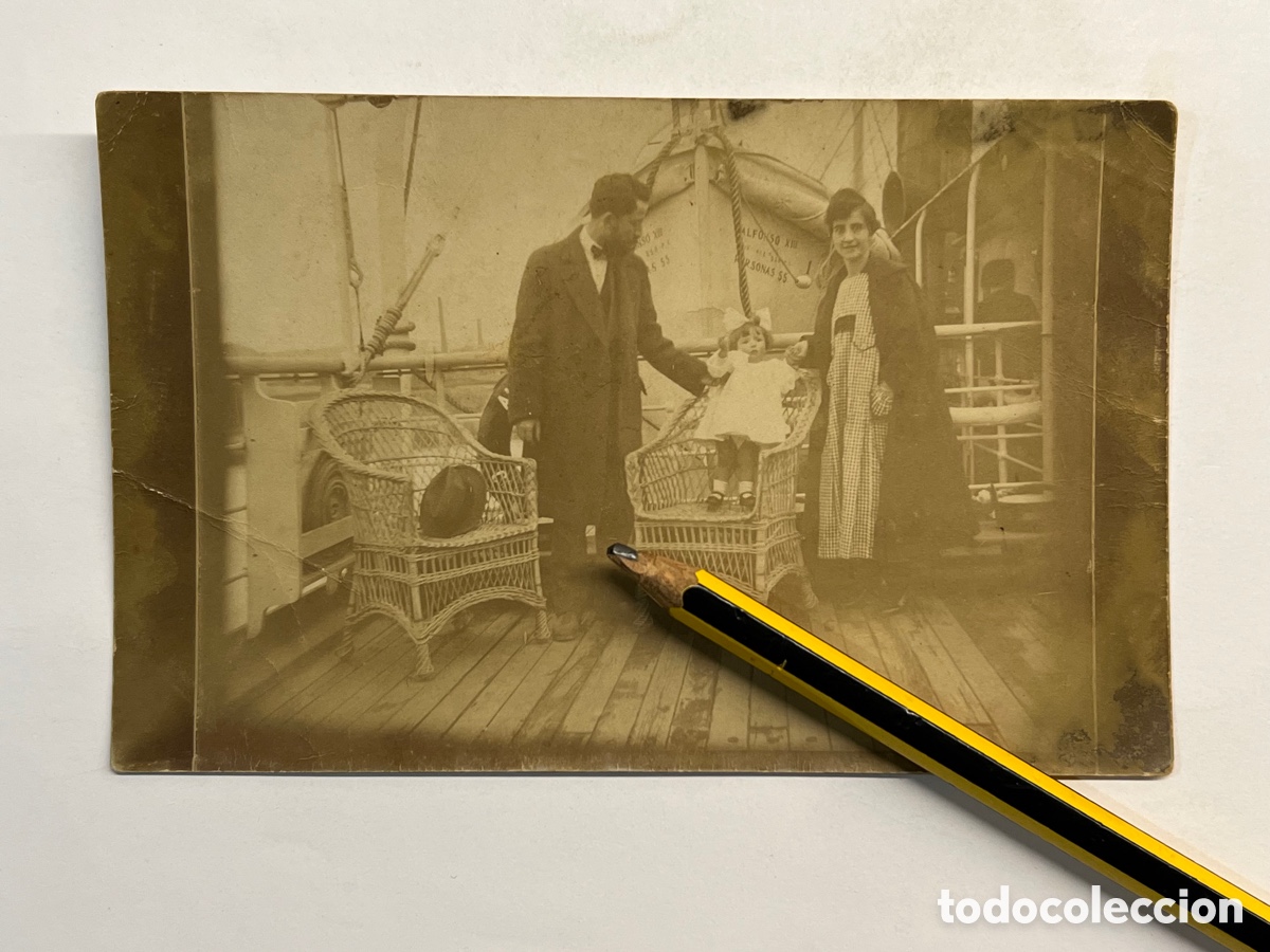 Antique Photography: BARCO VAPOR ALFONSO XIII. Fotograf&iacute;a Familia Valenciana en la Cubierta.. (h.1920?)