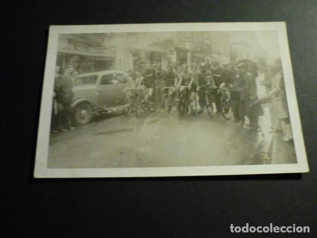 Fotograf&iacute;a antigua: CICLISMO GRUPO DE CICLISTAS POSTAL FOTOGRAFICA