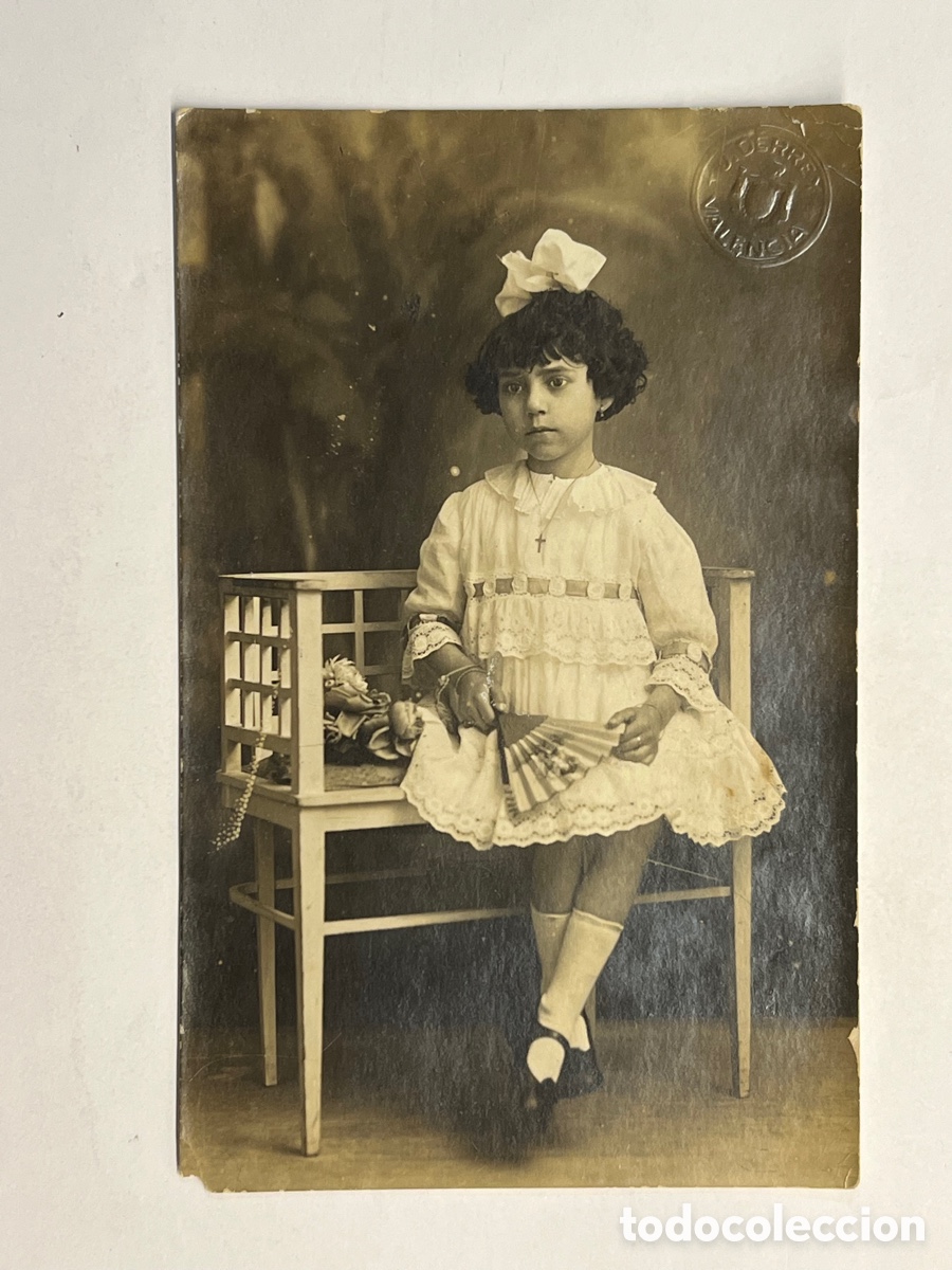 Alte Fotografie: NI&Ntilde;OS. Fotograf&iacute;a la ni&ntilde;a de la mu&ntilde;eca y el abanico.. J. Derrey fotografo.. (a.1918)