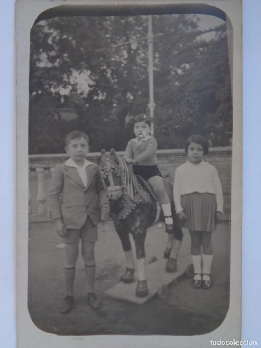 Alte Fotografie: MINUTERO DE FOTOGRAFO DE FERIA : NI&Ntilde;OS EN CABALLITO . PRICIPIOS DE SIGLO