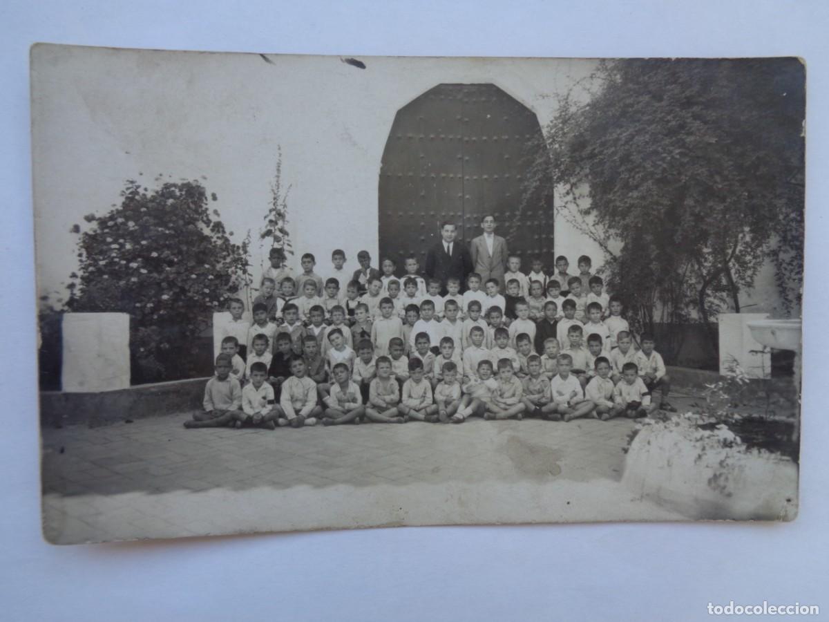 Alte Fotografie: FOTO ESCOLAR : NI&Ntilde;OS CON SUS MAESTROS, A&Ntilde;OS 40