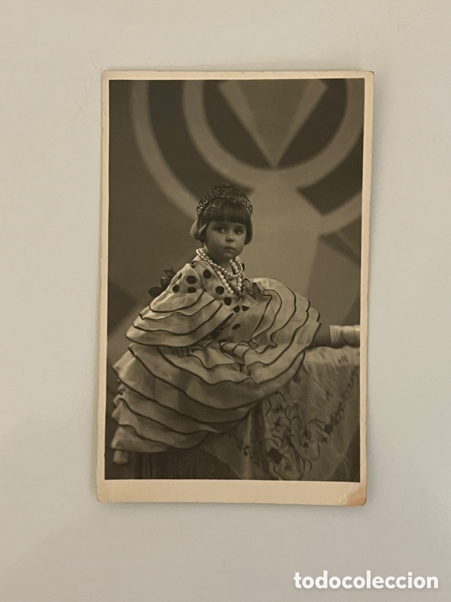 Alte Fotografie: CARAMES CORU&Ntilde;A. Fotograf&iacute;a Foto-Cine.. Maritina vestida de Volantes.. Bien Flamenca !!! (h.1930?)