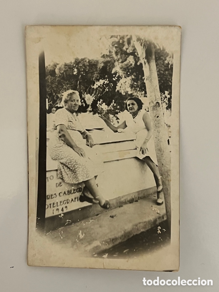 Alte Fotografie: HABANA CUBA. Fotografia antigua.. Se&ntilde;oras al fresco en el parque.. (h.1949?)
