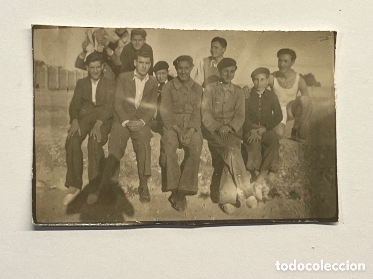Fotografia antiga: MINUTEROS. Post Guerra Civil&hellip; la Espa&ntilde;a de Boinas negras&hellip; (h.1940?)