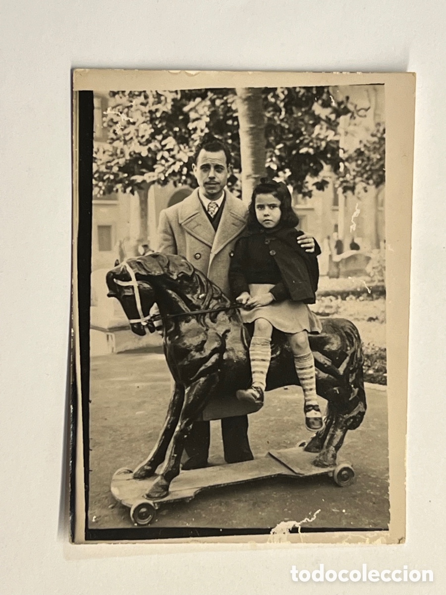 Antique Photography: MINUTEROS, fot&oacute;grafos de calle. En el Parque montando a caballo.. (h.1945?)