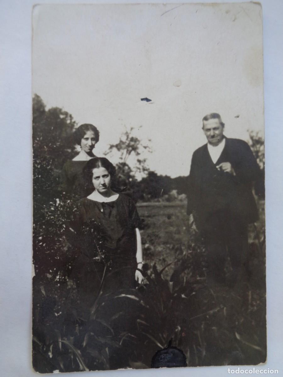 Alte Fotografie: FOTO DE FAMILIA DE PRINCIPIOS DE SIGLO, POSIBLEMENTE UN MINUTERO DE FOTOGRAFO AMBULANTE