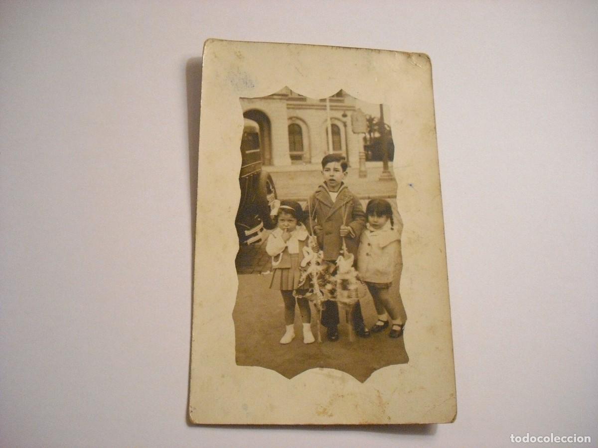 Antique Photography: ANTIGUA FOTO DE TRES NI&Ntilde;OS BENDICIENDO LA PALMA