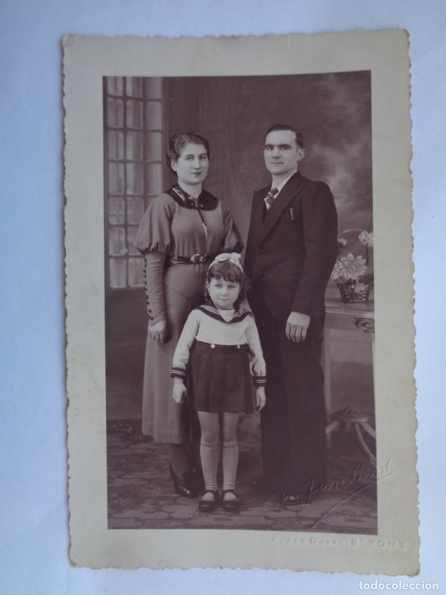 Antique Photography: PRECIOSA FOTO DE ESTUDIO DE FAMILIA , NI&Ntilde;A VESTIDA DE MIRINERITO A&Ntilde;OS 30