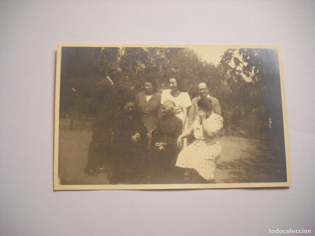 Antique Photography: ANTIGUA FOTO DE GRUPO. FOTO PATIO DE LA ESCUELA SANT FELIU DEL RECO 1947.