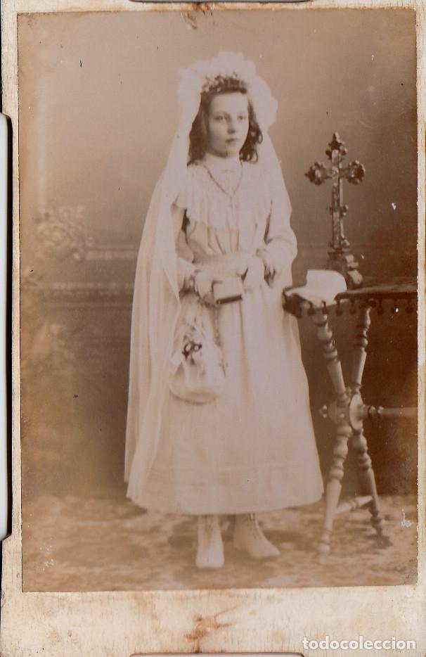 Antique Photography: Ni&ntilde;a con traje de Comuni&oacute;n y crucifijo. A&ntilde;os 1900-10 &ntilde; aa
