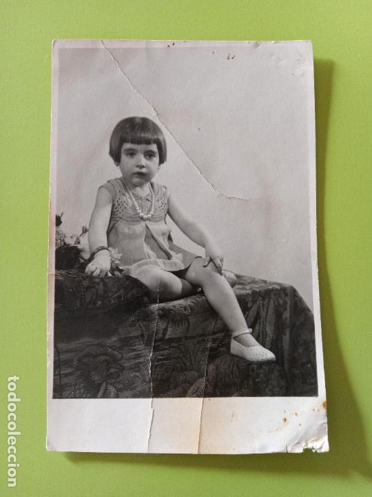 Fotograf&iacute;a antigua: ANTIGUA FOTOGRAF&Iacute;A. RETRATO NI&Ntilde;A CON COLLAR.