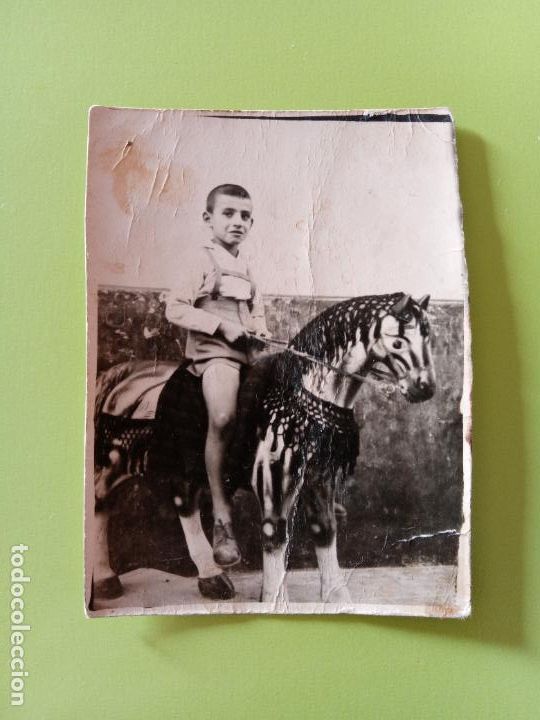 Fotografia antiga: ANTIGUA FOTOGRAF&Iacute;A. NI&Ntilde;O SOBRE CABALLO DE JUGUETE