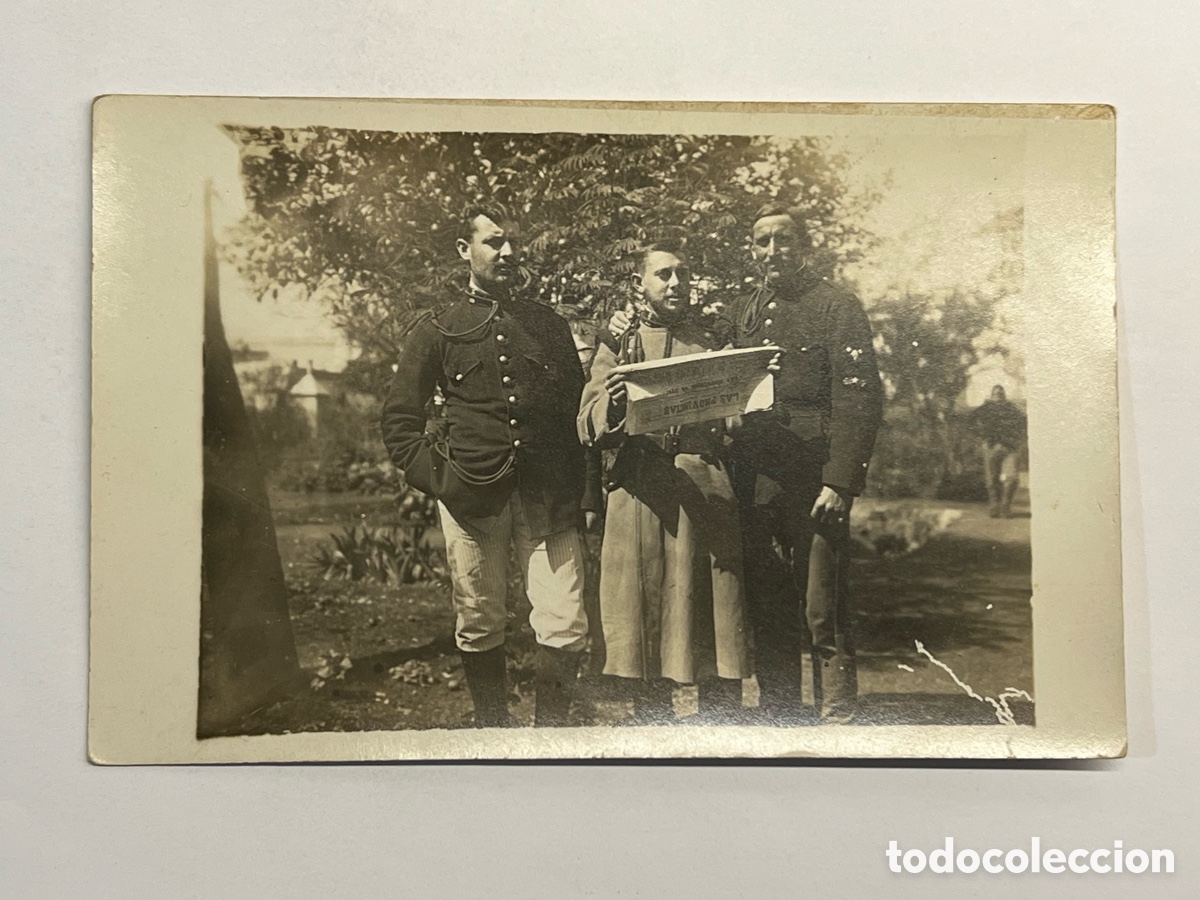 Antique Photography: MILITAR &Eacute;POCA ALFONSINA. Grupo de Ingenieros Leyendo la prensa&hellip; (h.1910?)