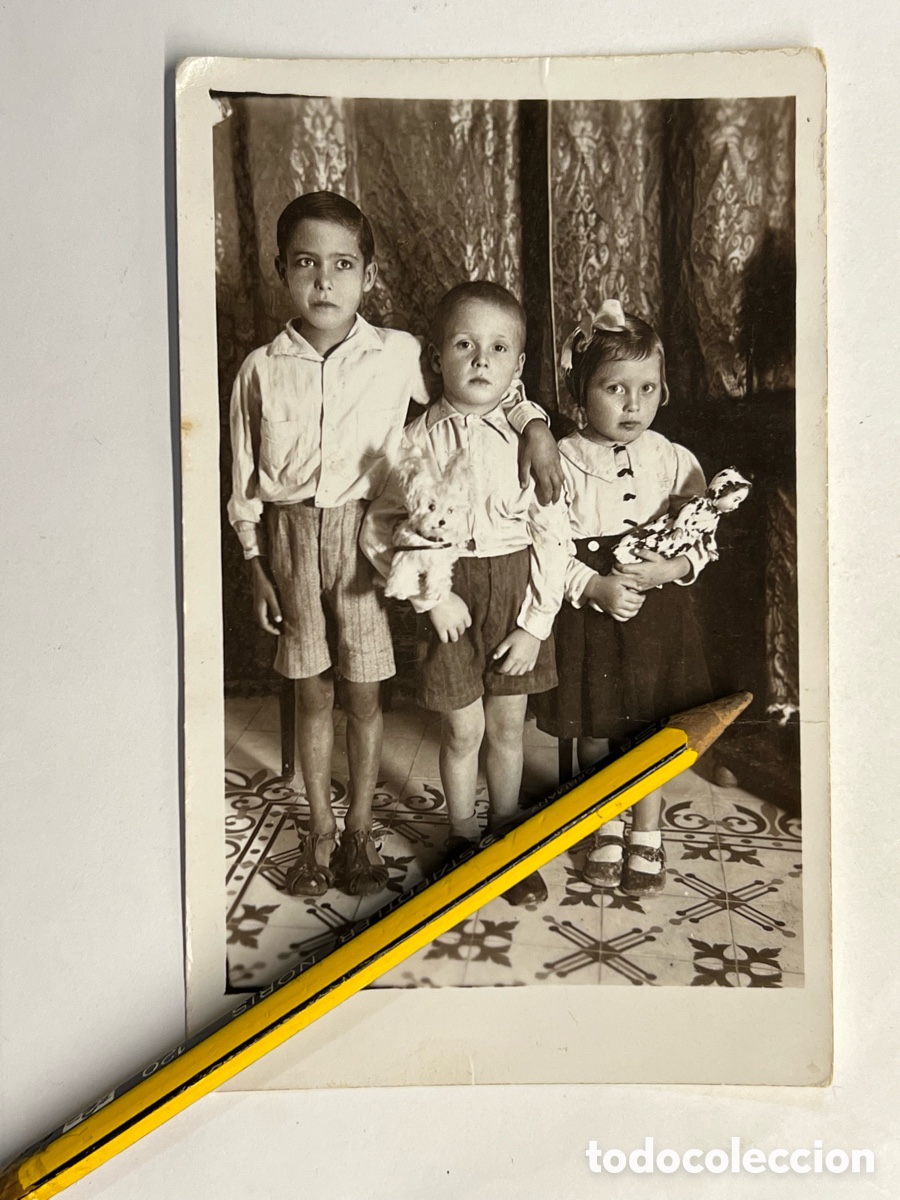 Alte Fotografie: NI&Ntilde;OS CON JUGUETES&hellip; Fotograf&iacute;a antigua&hellip; posando con sus peluches (h.1920?)
