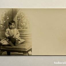 Fotografía antigua: NIÑOS. VALENCIA. J. LLOPIS, FOTÓGRAFO… PEPITO, CON SU CONEJITO DE PELUCHE… (H.1910?)