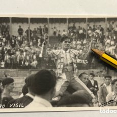 Fotografía antigua: PEDRO VIGIL, TORERO.. TAUROMAQUIA. FOTOGRAFÍA DE LA PLAZA TOROS DE MADRID (H.1960?) MARI FOTÓGRAFO…