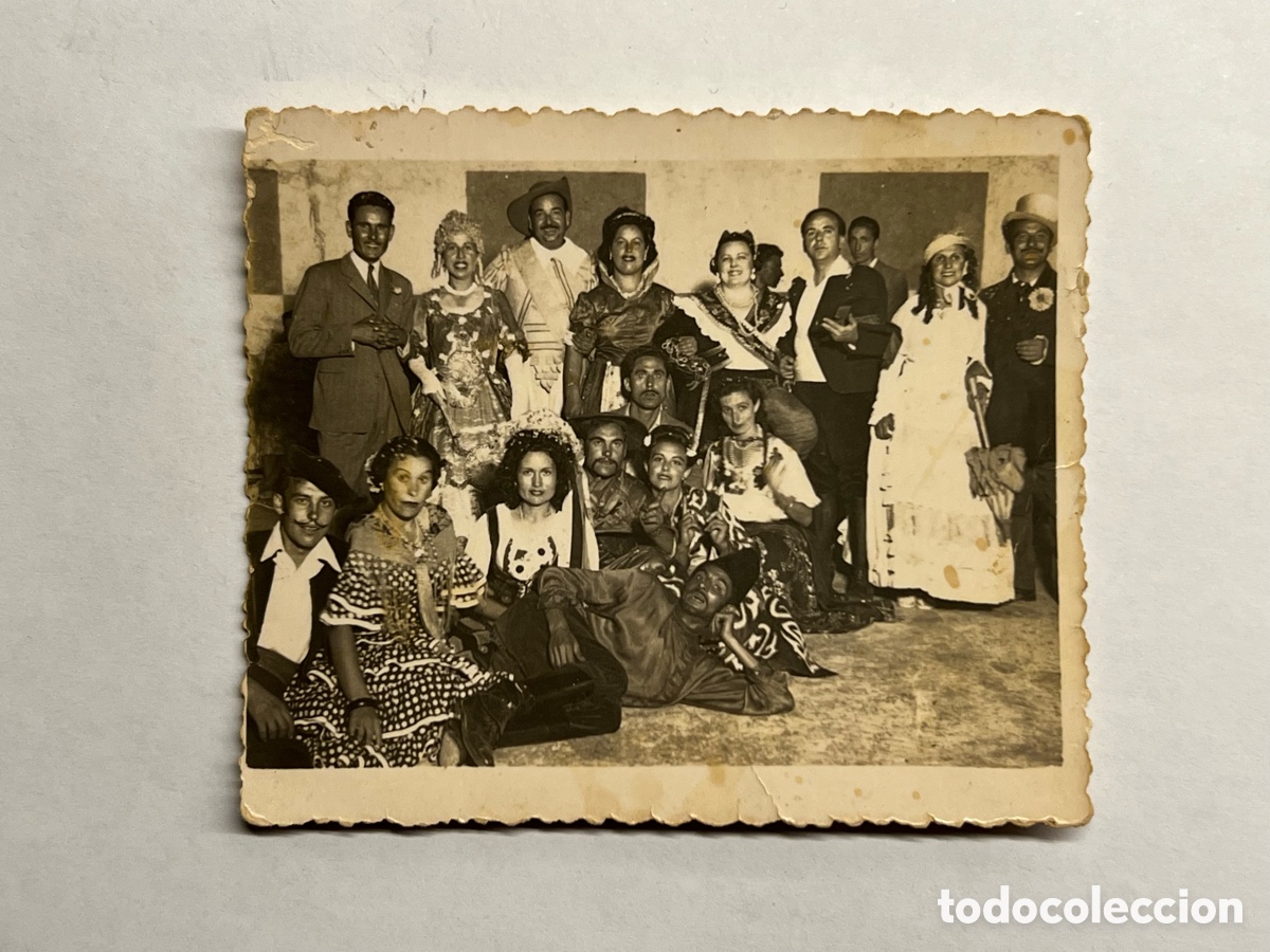 Fotografia antiga: GUERRA CIVIL ESPA&Ntilde;OLA.. Carnaval en la Postguerra.. Minuteros Valencianos.. (h.1940?)