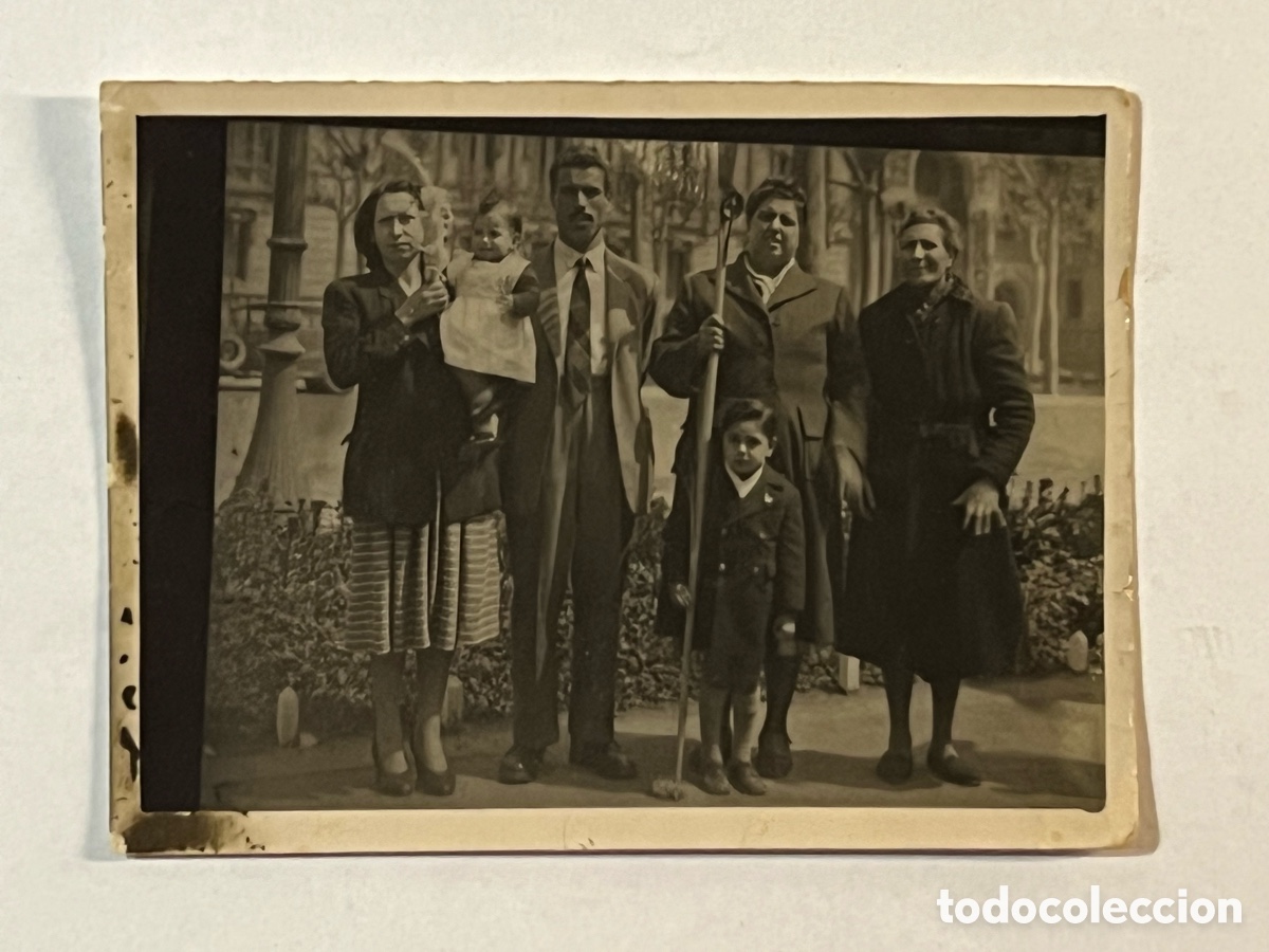 Fotografia antiga: MINUTEROS, Barcelona Domingo de Ramos.. fotograf&iacute;a familiar para el recuerdo.. (h.1950?)