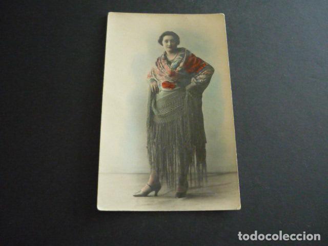 Fotografia antiga: MUJER CON MANTON POSTAL FOTOGRAFICA ILUMINADA