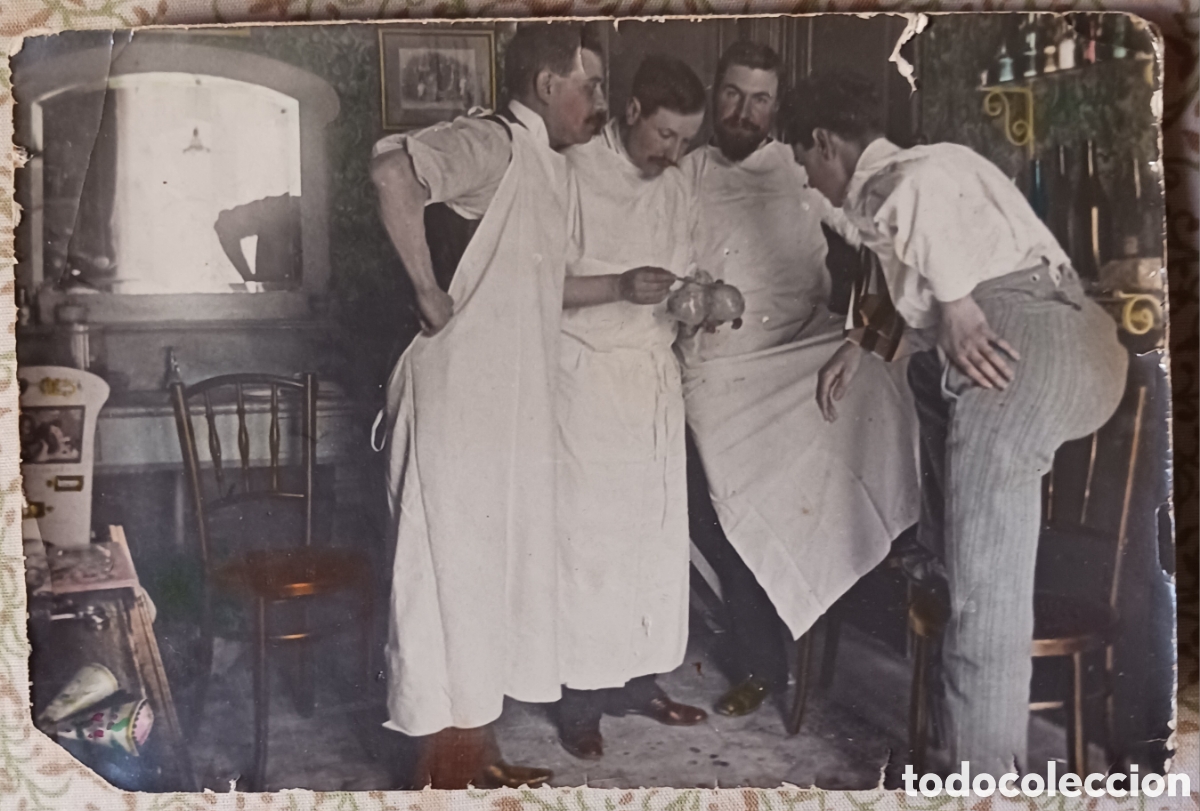 Alte Fotografie: Escena Barberos o medicos? 10 x 15 cms. antigua, a&ntilde;os 30-40.. -Vell i Bell