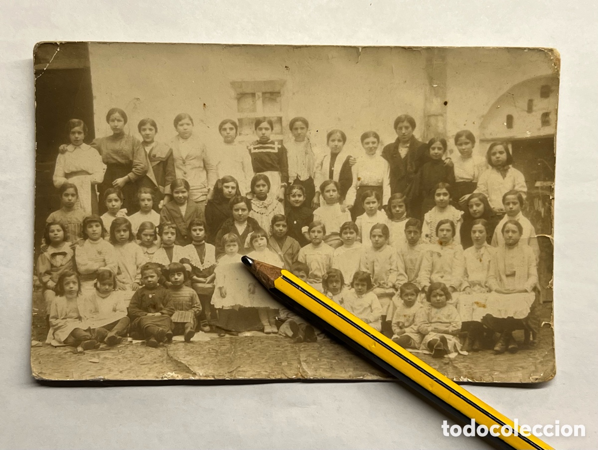 Alte Fotografie: ALCOY Alicante.. Fotograf&iacute;a, antigua Escuela de Ni&ntilde;os.. (h.1910?)