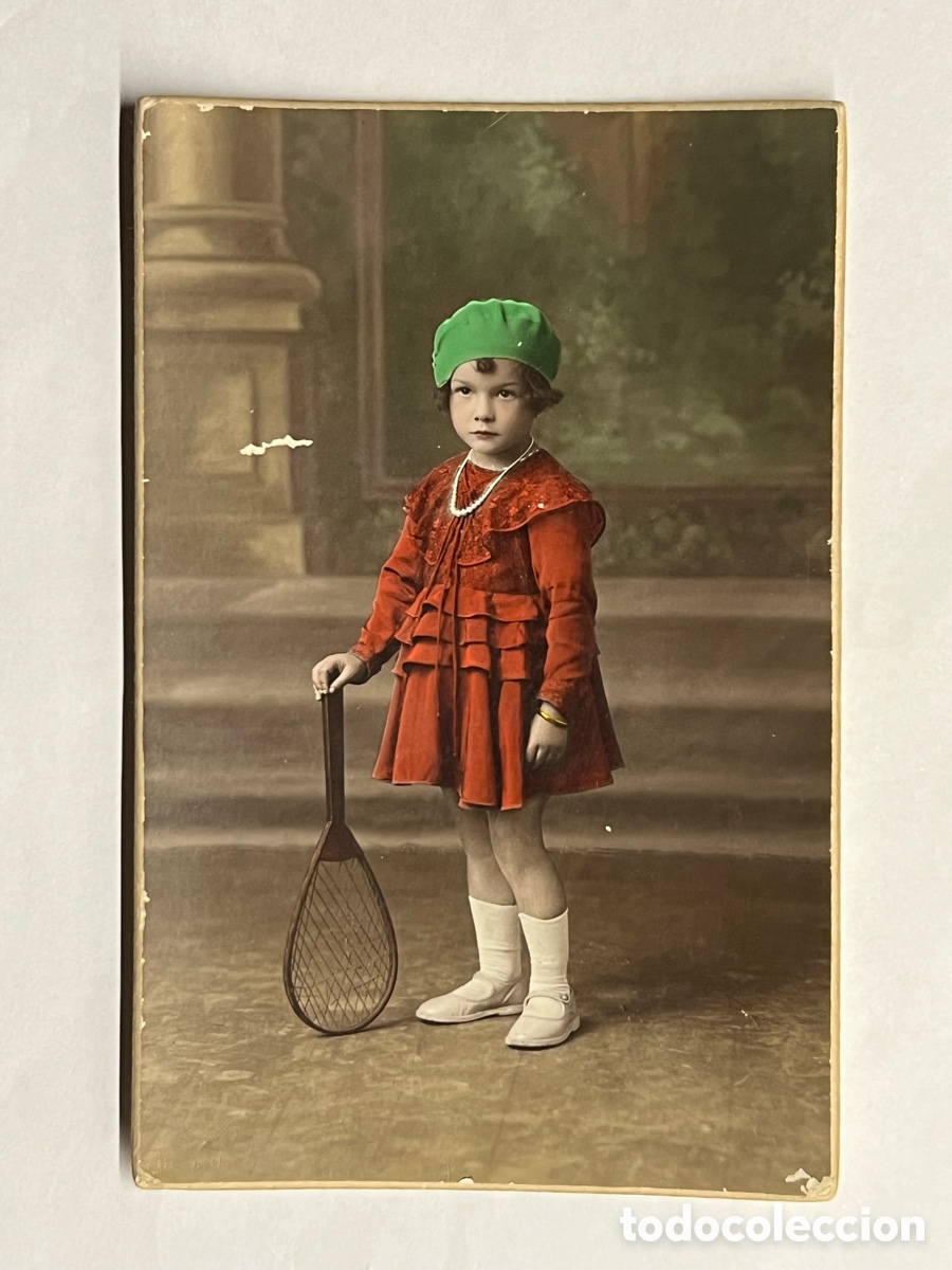 Fotografia antica: NI&Ntilde;OS. Fotograf&iacute;a antigua. La Ni&ntilde;a del Gorro Verde, que quer&iacute;a ser tenista.. Casa Garc&iacute;a (h.1920?)