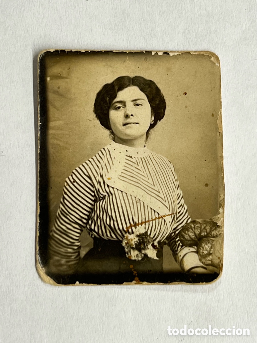 Alte Fotografie: FOTOMATON. Fotograf&iacute;a antigua Se&ntilde;ora con Blusa rayada.. (h.1930?)