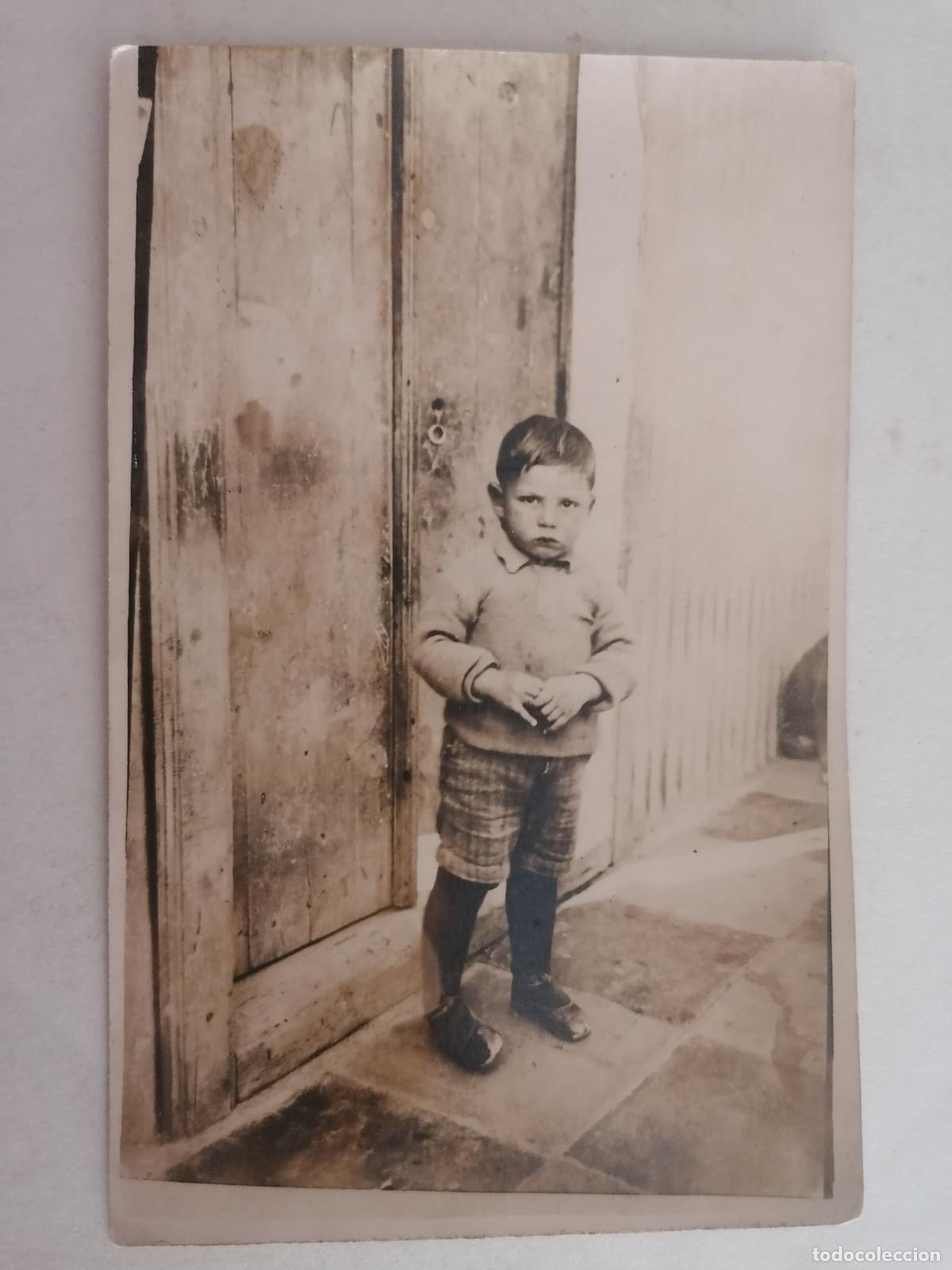 Fotografia antiga: FOTOGRAFIA POSTAL, NI&Ntilde;O POSANDO DISFRAZADO DE ARLEQUIN, A&Ntilde;OS 20