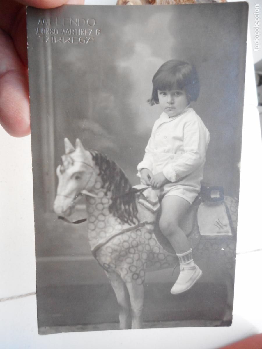 Alte Fotografie: ANTIGUA FOTOGRAFIA MINUTERO NI&Ntilde;A EN CABALLO ATREZZO. FOTO MELENDO. TARREGA A&Ntilde;OS 20