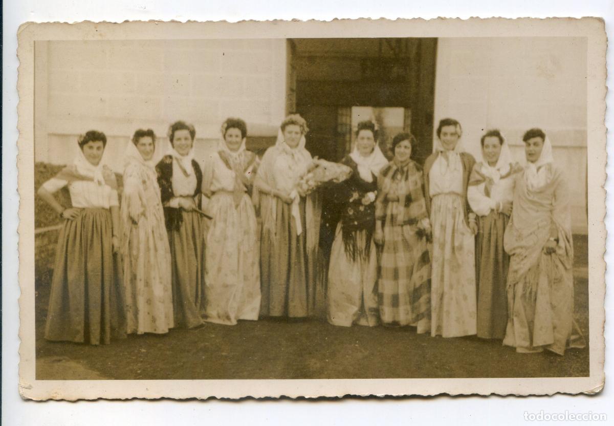 Alte Fotografie: Grupo se se&ntilde;oritas con trajes de campesinas o chulapas madrile&ntilde;as, postal fotogr&aacute;fica