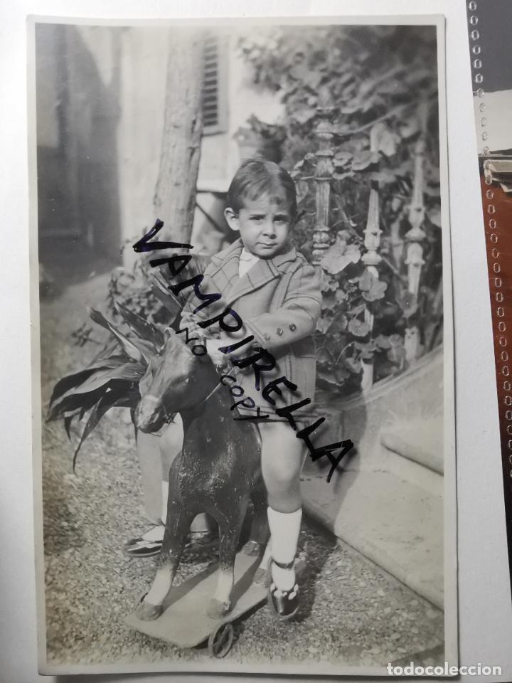 Photographie ancienne: FOTOGRAFIA 1927--BARCELONA-NI&Ntilde;O CON JUGUETE- CABALLO CARTON