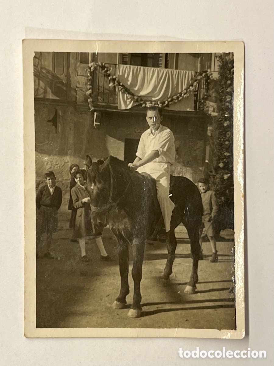 Antique Photography: ALCOY ? Minuteros Joven a caballo por Fiestas de Sant Jordi.. (h.1950?)