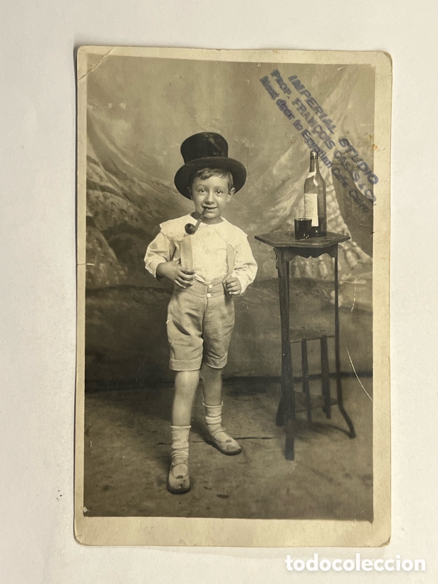 Fotografia antica: EL NI&Ntilde;O QUE FUMABA EN PIPA.. Imperial Studio Francois Casas & Cia, too Egyptian Caf&eacute; Cairo