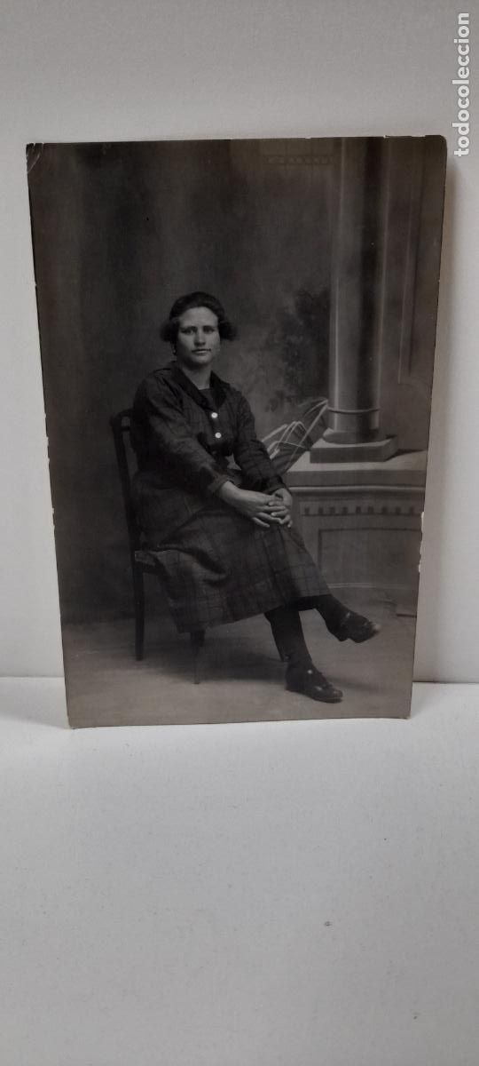 Fotograf&iacute;a antigua: POSTAL ANTIGUA . SE&Ntilde;ORA POSANDO