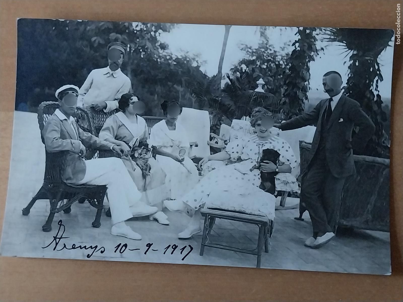 Fotograf&iacute;a antigua: AREYNS 1917 DAMAS PERRO CABALLEROS GORRO MARINERO FOTO POSTAL ESCRITA ORIGINAL VINTAGE