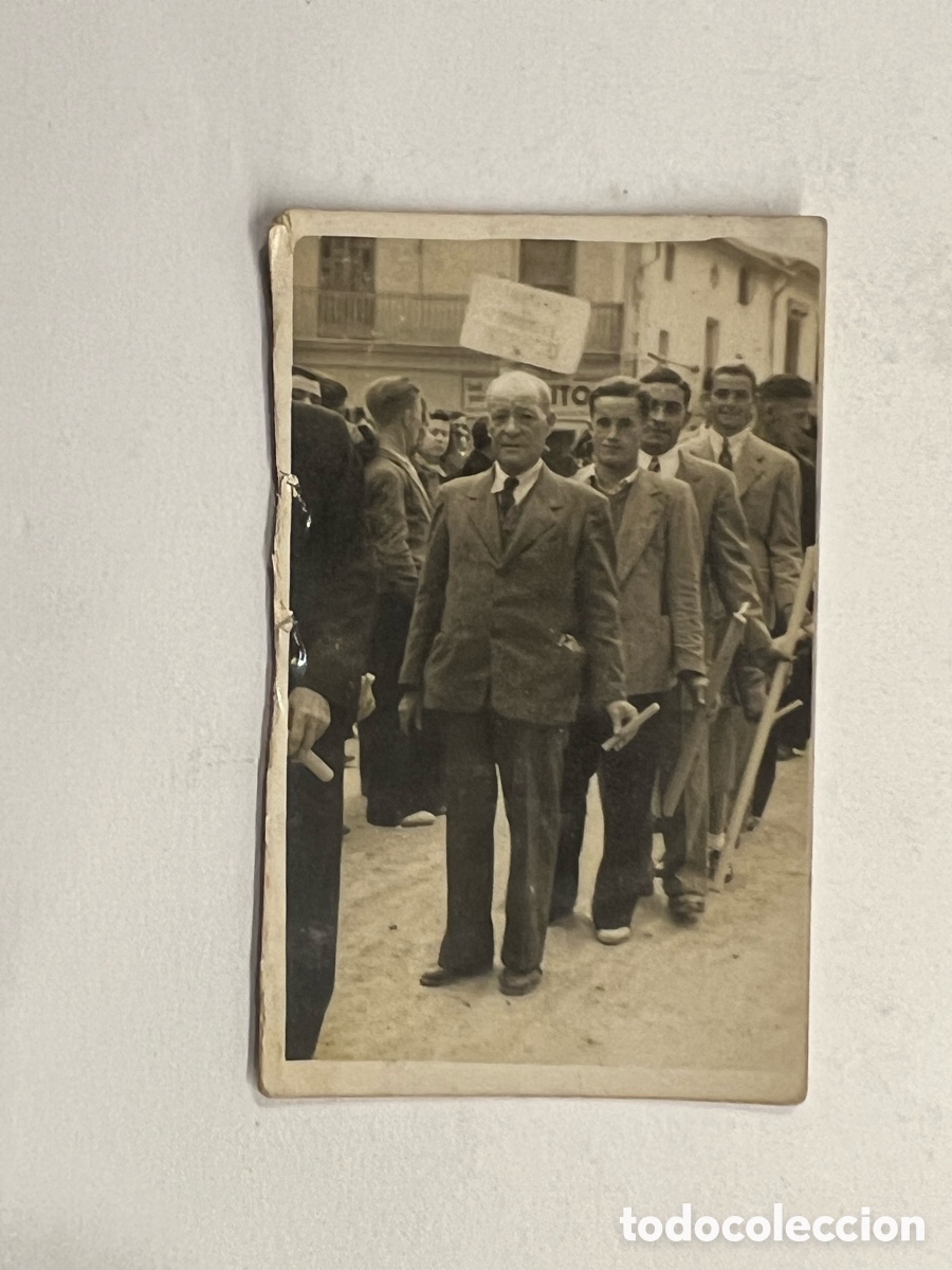 Fotograf&iacute;a antigua: MINUTEROS, Esta Espa&ntilde;a mia de Procesiones y Misas diarias.. Postguerra (h.1945?)