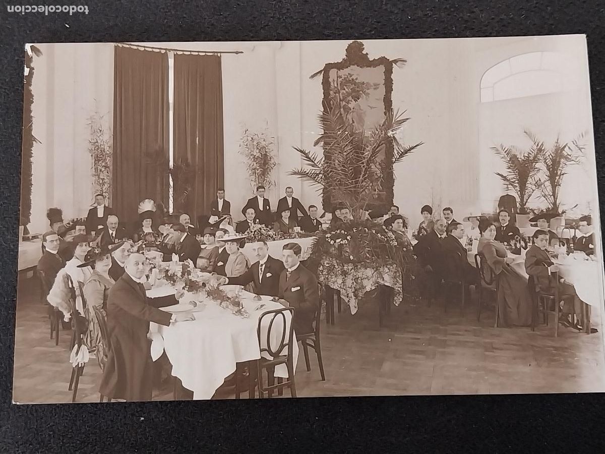 Fotografia antica: BANQUETE COMIDA 1917 CABALLEROS SE&Ntilde;ORAS SOMBRERO FOTO ORIGINAL POSTAL TONO SEPIA