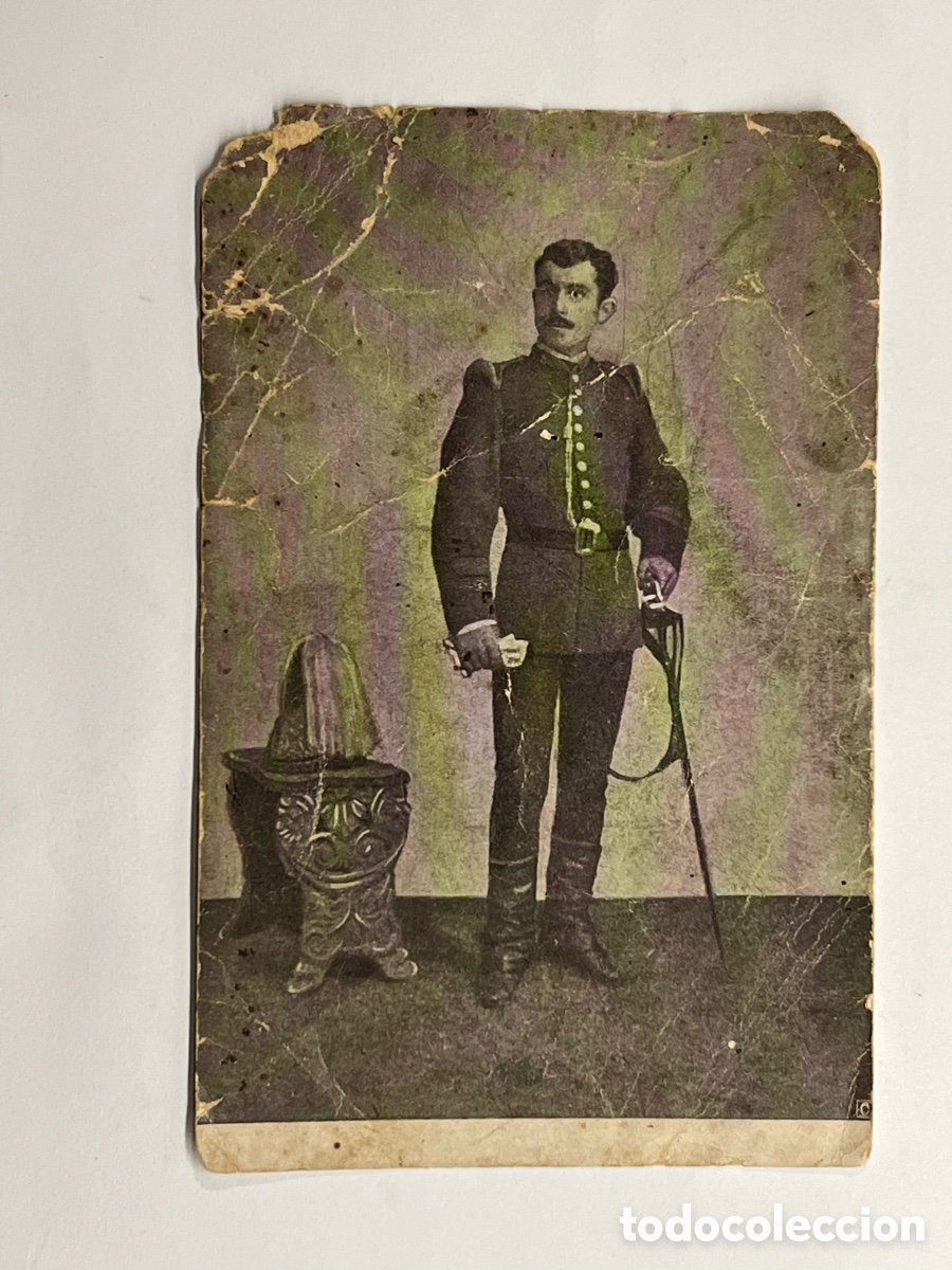 Fotograf&iacute;a antigua: SOLDADO GUARDIA REAL ALFONSINO.. con Sable y traje de Gala.. (h.1900?) deslucida&hellip;