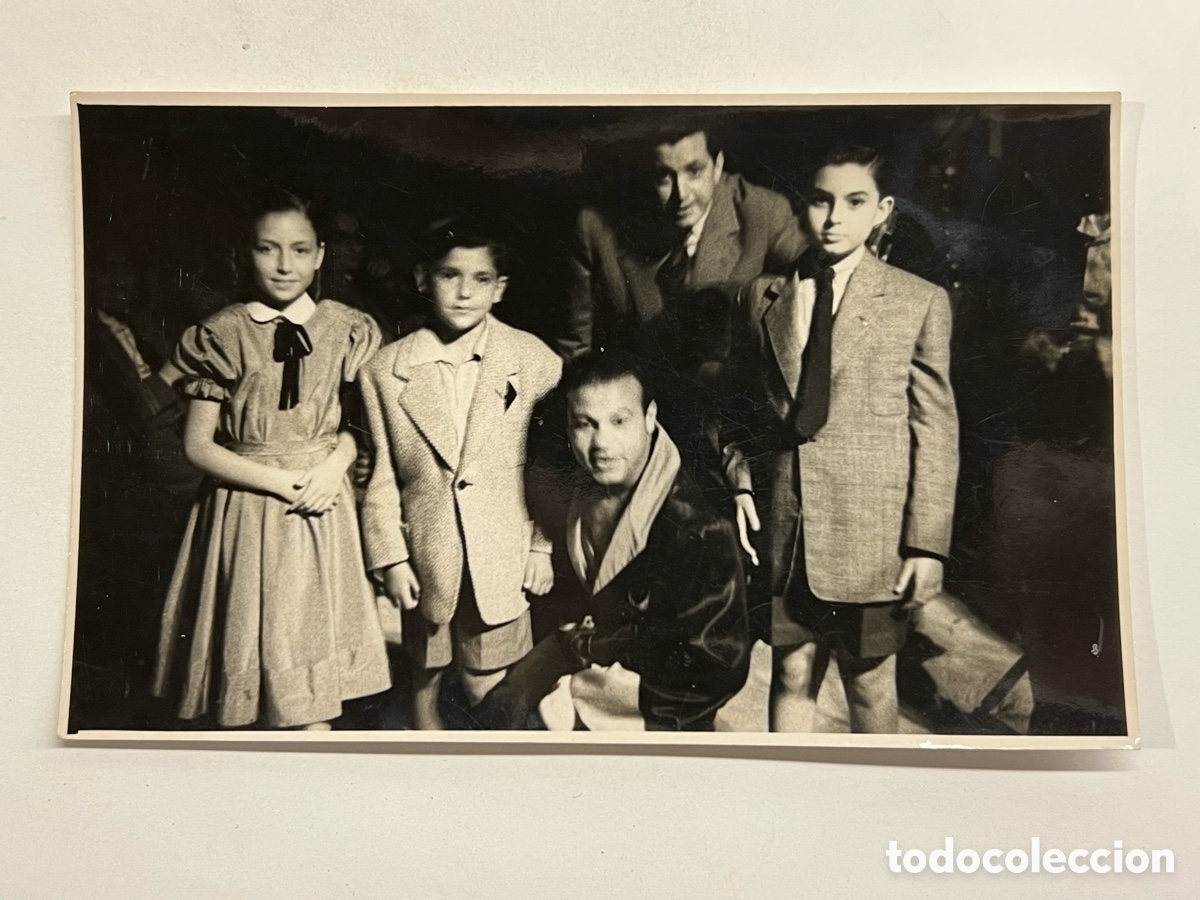 Antique Photography: BOXEO.. BEN BUKER, con aficionados Valencianos antes de subir al ring.. Foto Finezas (h.1945/50?)