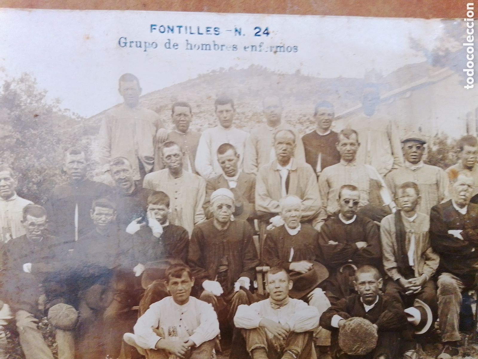 Fotografia antiga: TARJETA POSTAL, FOTOGRAFIA, GRUPO DE HOMBRES ENFERMOS. FONTILLES.