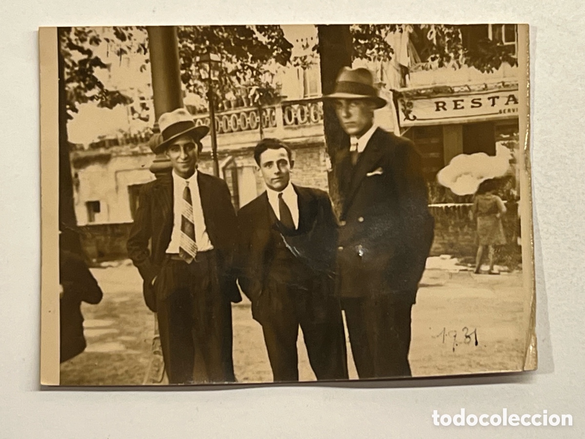 Fotografia antiga: MINUTEROS VALENCIA… Fotografía en el Restaurante… (a.1931)