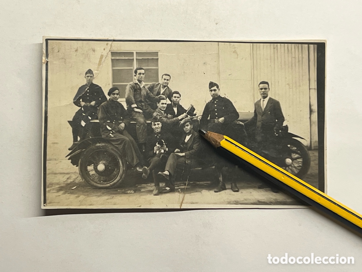 Fotografia antiga: AVIACI&Oacute;N ESPA&Ntilde;OLA.. Fotograf&iacute;a Soldados de Aviaci&oacute;n y Autom&oacute;vil (h.1930?)