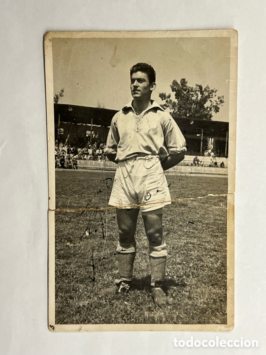 Alte Fotografie: PEDRALBA, Valencia. Jugador del C.D. Pedralba. Inicios de un club y de una afici&oacute;n.. (h.1950?)