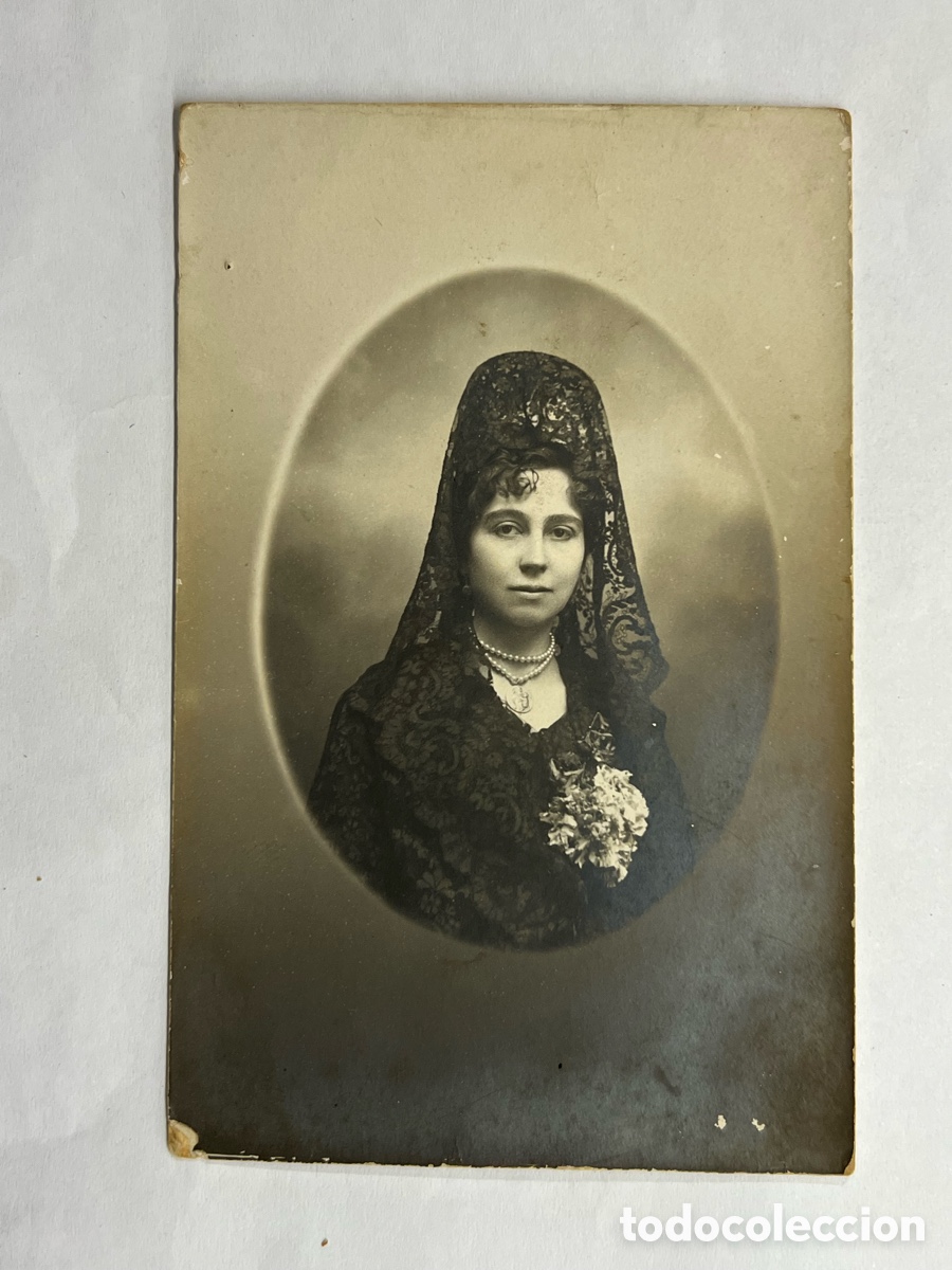 Alte Fotografie: SEVILLA, Se&ntilde;ora con Teja y Mantilla. Morales fotogr., Fabricacion para el Bazar de la Campana