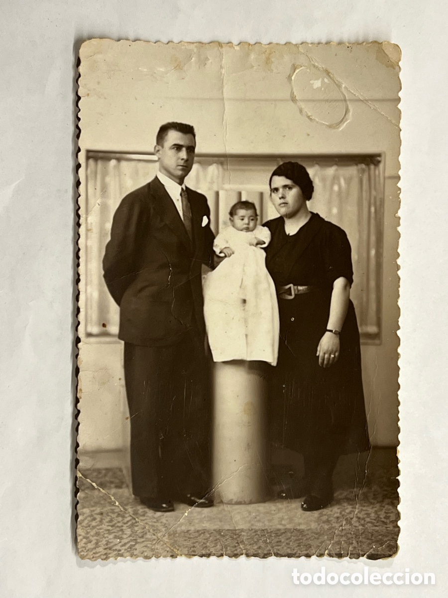 Fotografia antiga: LA VALENCIA REPUBLICANA.. Fotograf&iacute;a Familia con BeBe.. 19 de Junio de 1937