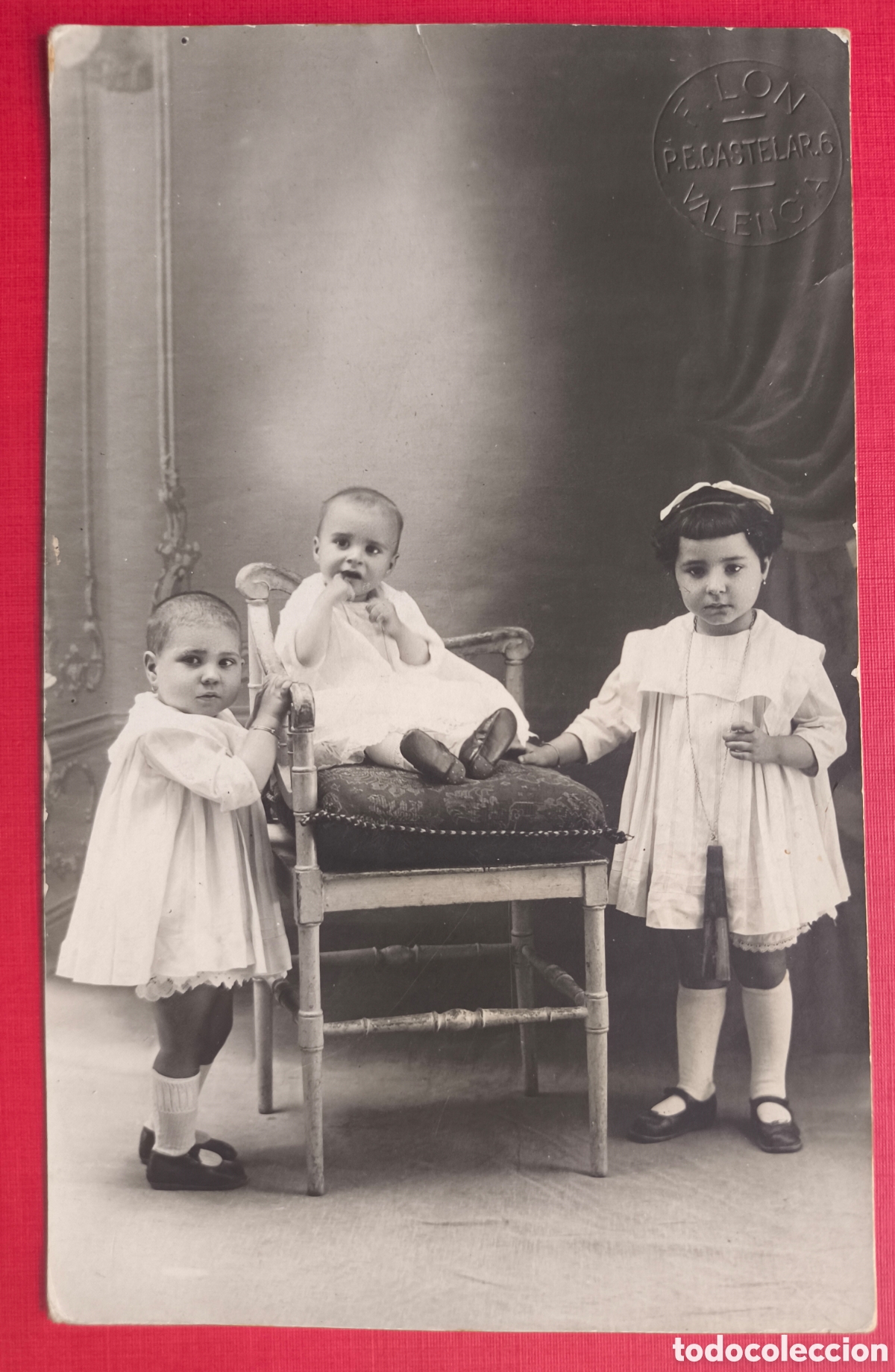 Fotografia antiga: FOTOGRAF&Iacute;A RETRATO DE ESTUDIO HERMANAS POSTAL FOTOGR&Aacute;FICA FOT&Oacute;GRAFO F. LON VALENCIA C. 1920
