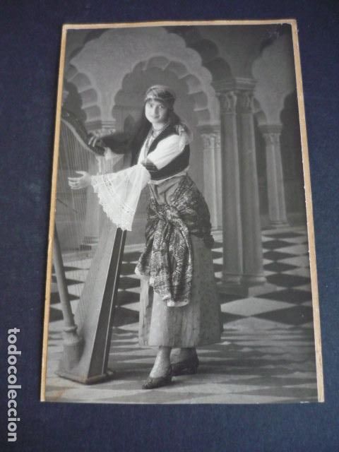 Antique Photography: MUJER DISFRAZADA TOCANDO ARPA GOYA Y NADIE FOTOGRADO MADRID POSTAL FOTOGRAFICA