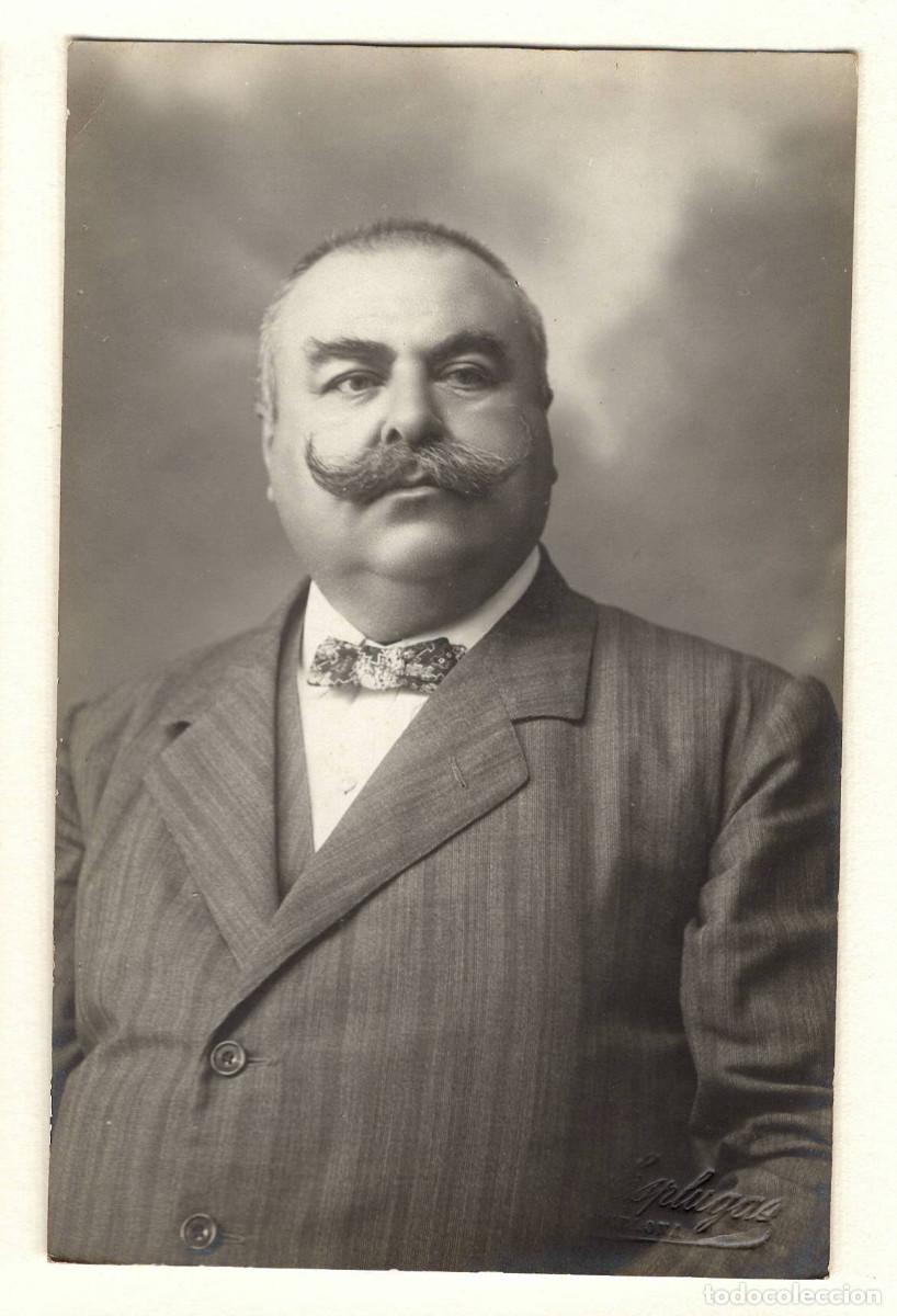 Alte Fotografie: M&Uacute;SICO POR IDENTIFICAR, FOTOGRAF&Iacute;A: ANTONI ESPLUGAS, BARCELONA.